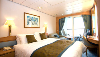 1549560718.0441_c821_P&O Cruises Aurora Accommodation Twin Cabin with Balcony.jpg
